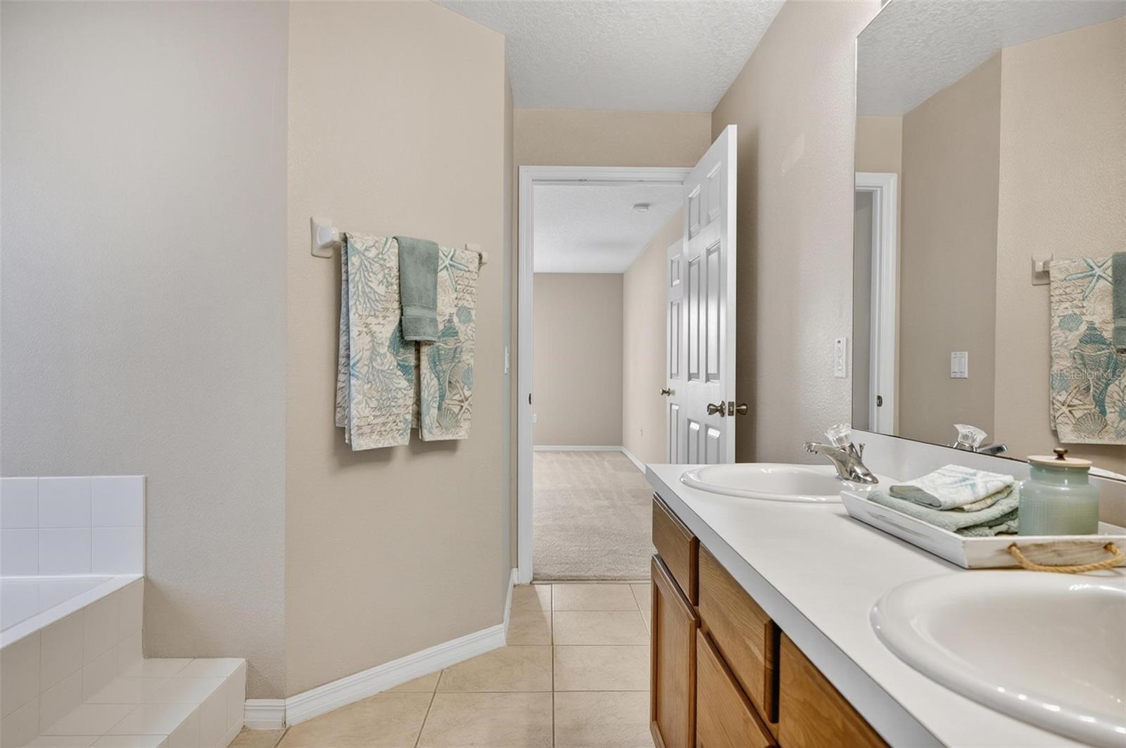 1 Ethan Pl Property Photo 31