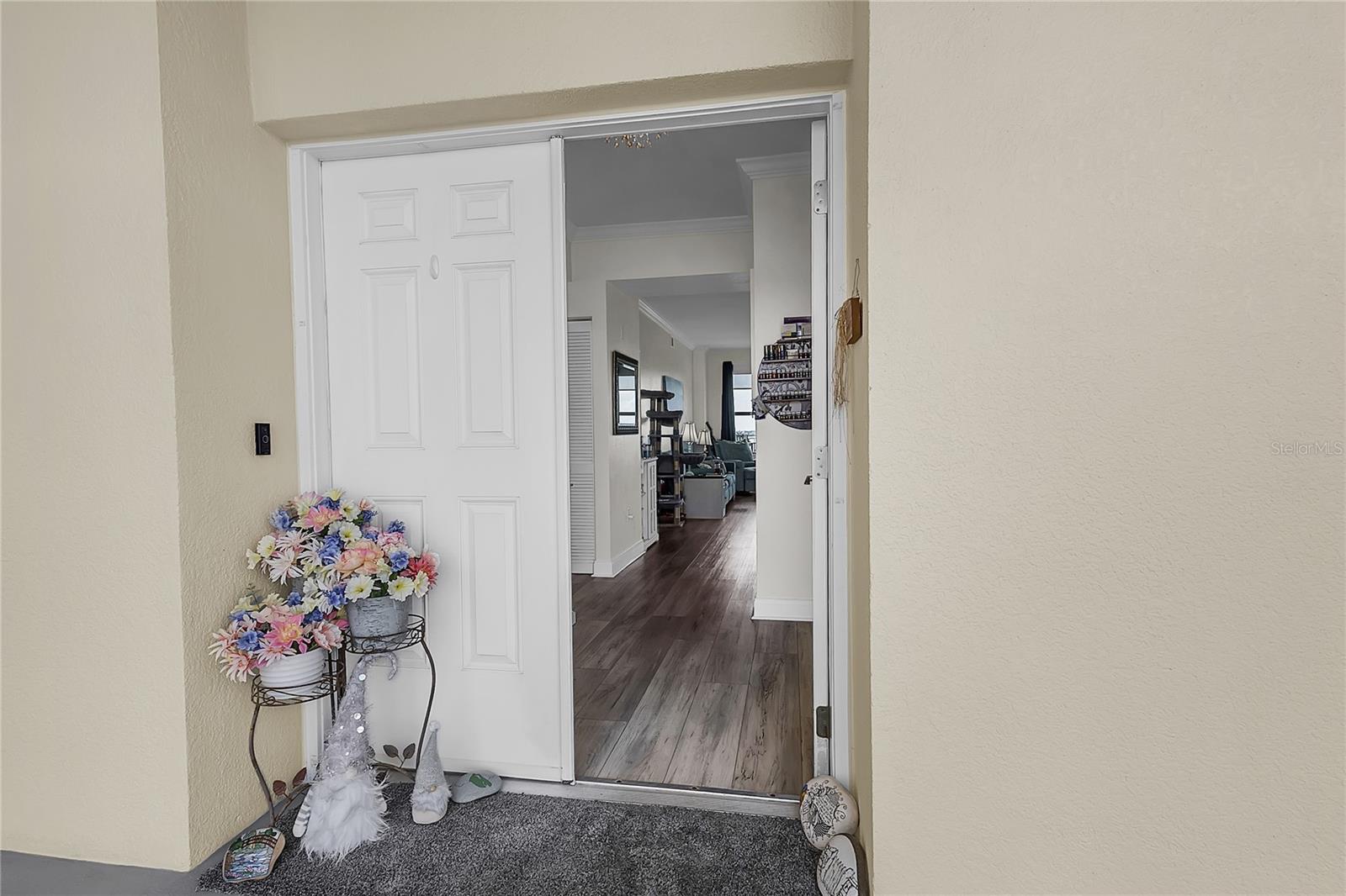 2801 S Ridgewood Ave #502 Property Photo 1