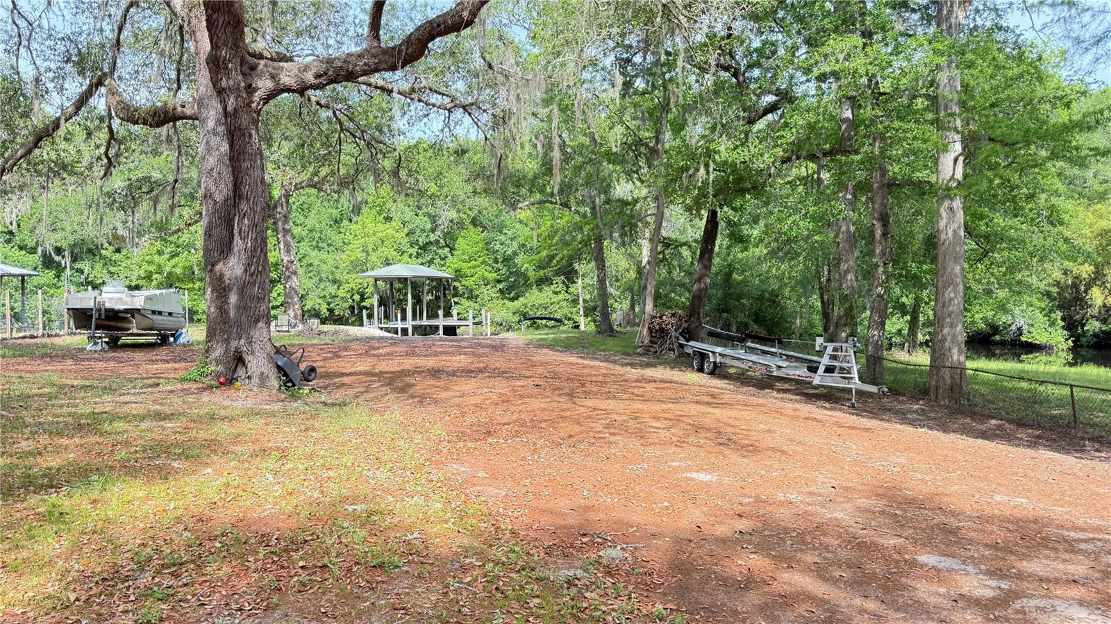 2905 Creek St Property Photo 8