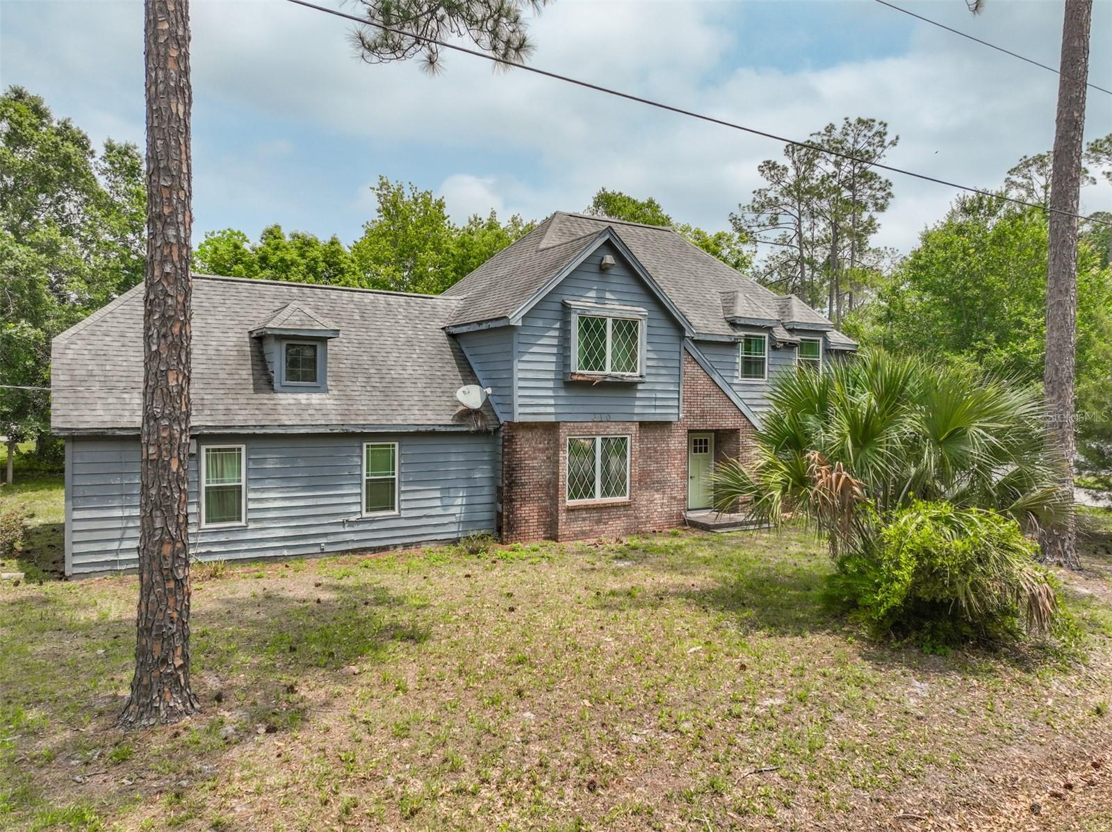 610 N Chapel St Property Photo 1