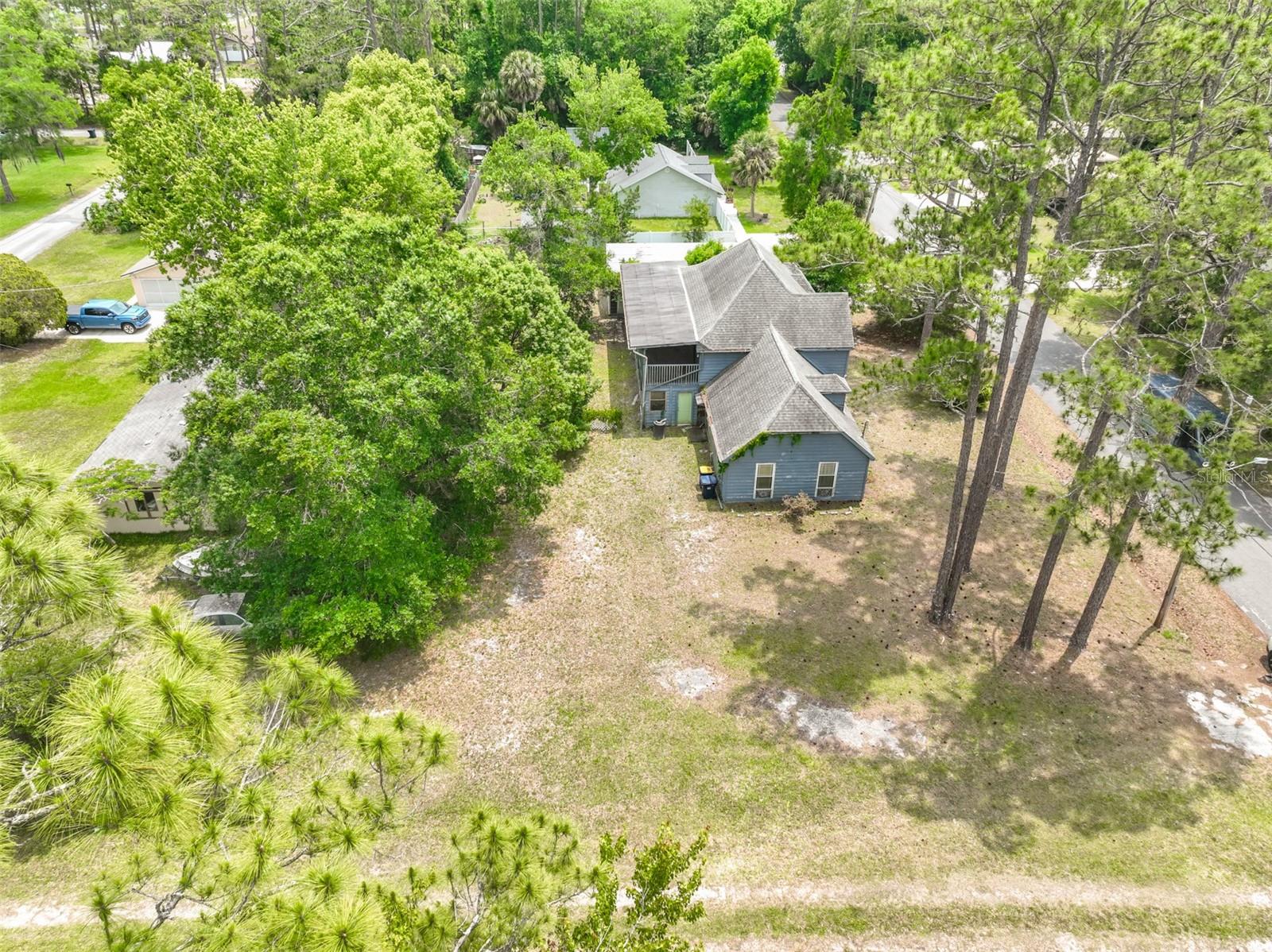 610 N Chapel St Property Photo 2