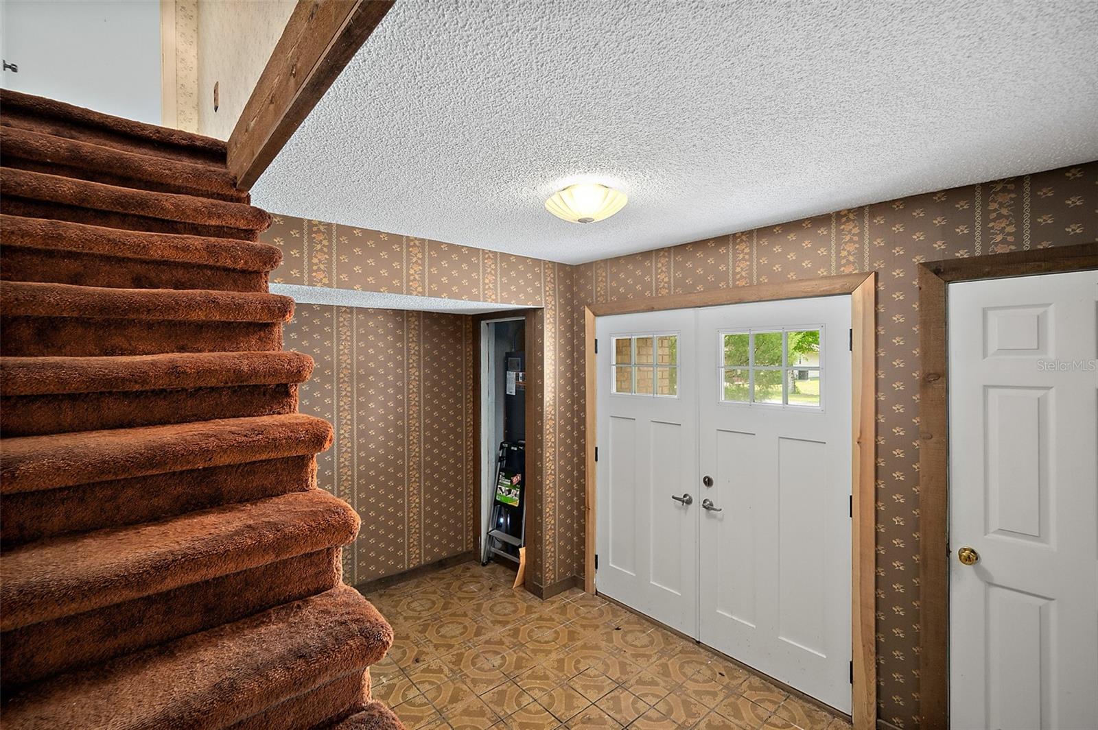 610 N Chapel St Property Photo 9