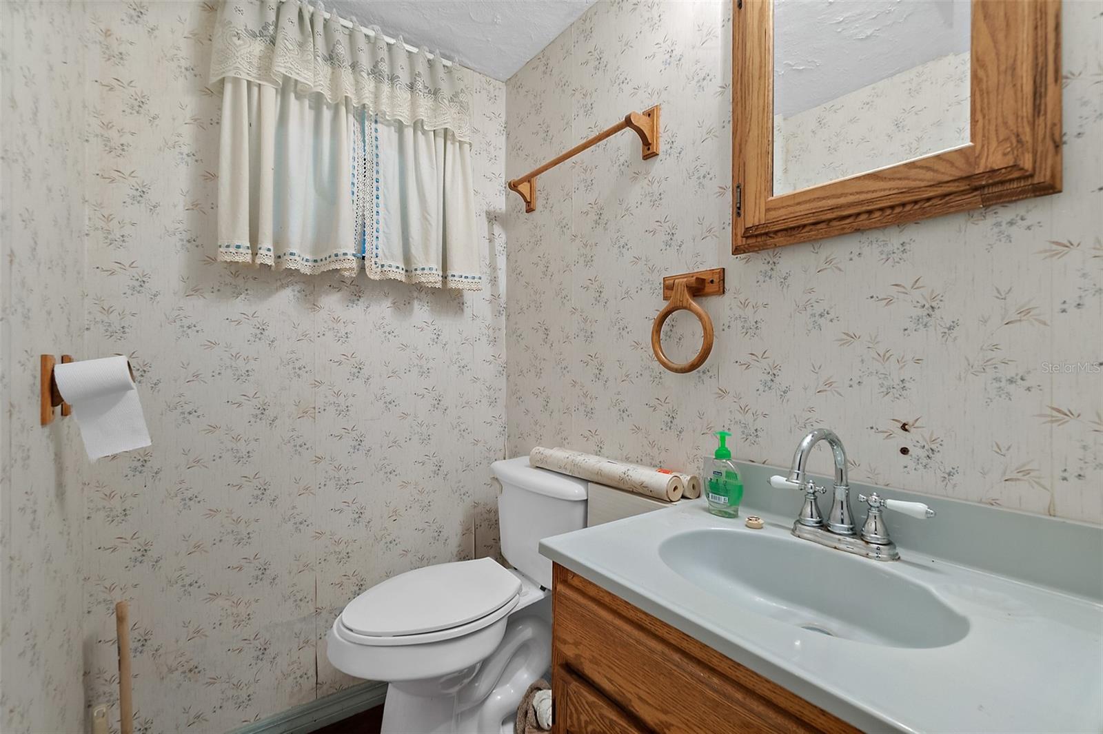 610 N Chapel St Property Photo 25