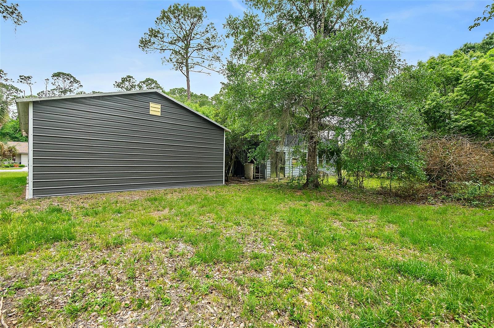 610 N Chapel St Property Photo 33