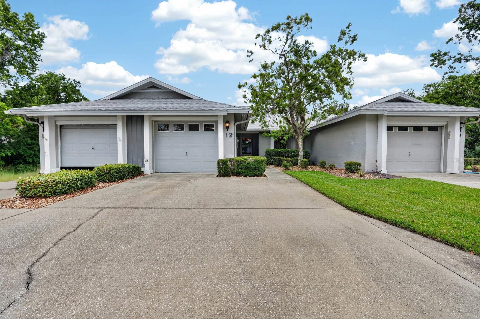 12 Lake Forest Cir N Property Photo 2
