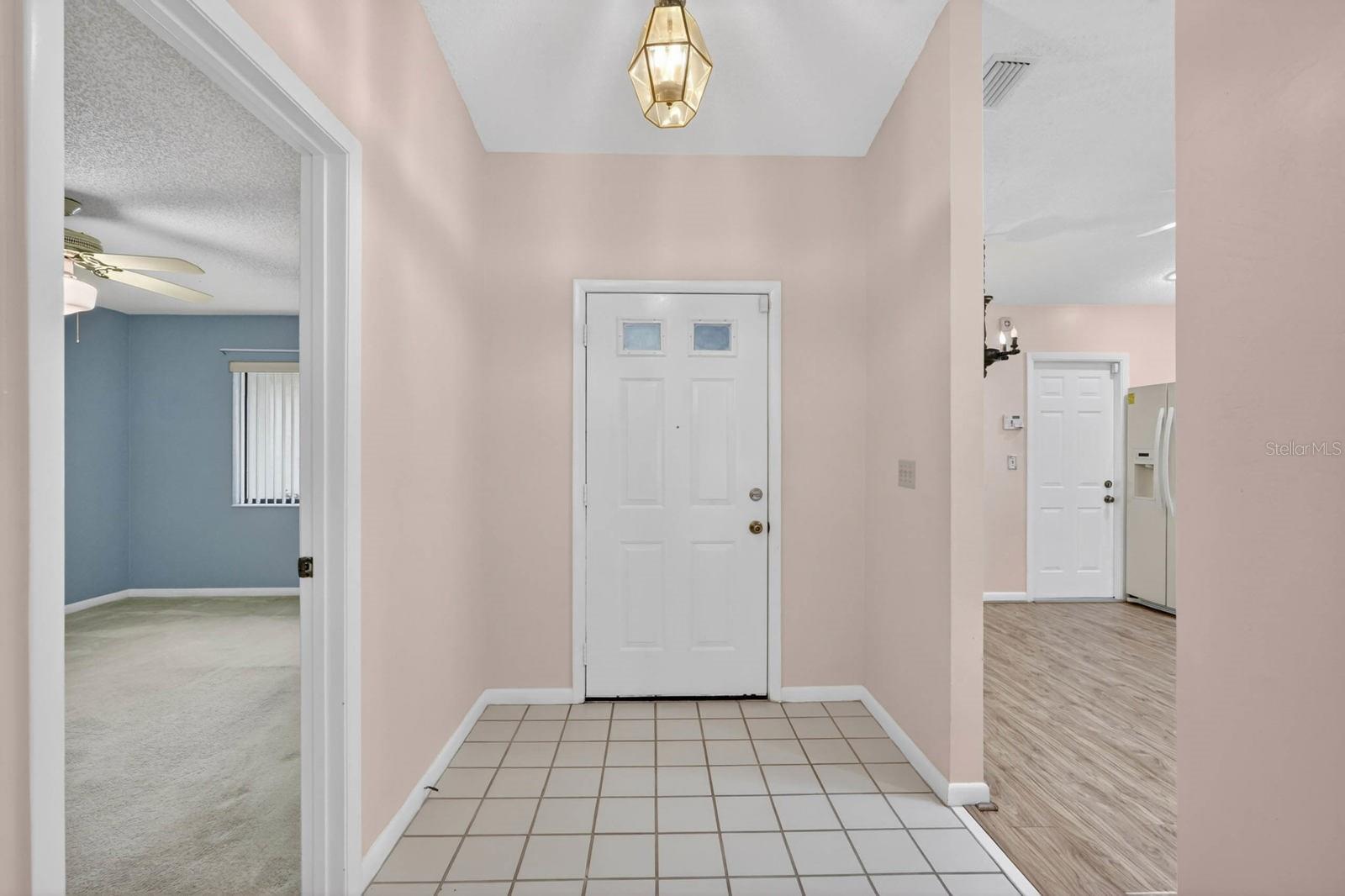 12 Lake Forest Cir N Property Photo 7