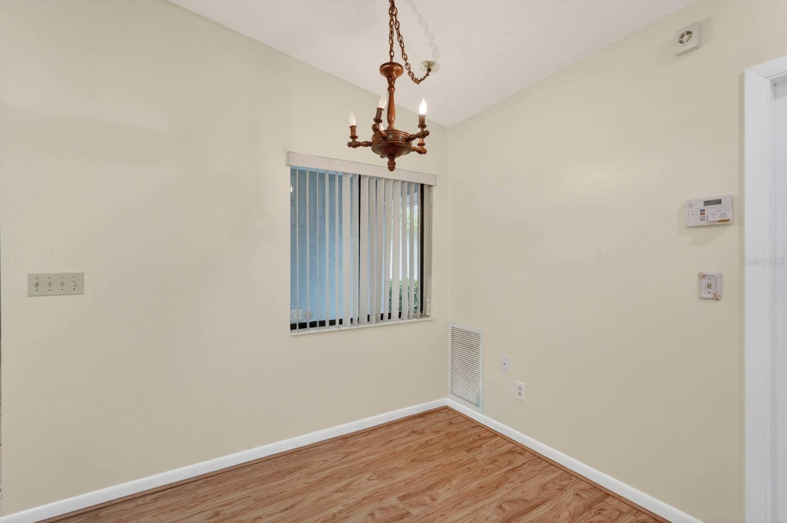 12 Lake Forest Cir N Property Photo 22