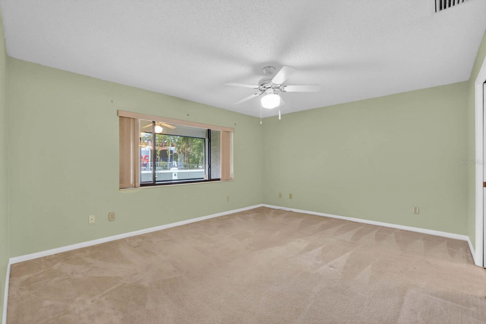 12 Lake Forest Cir N Property Photo 23