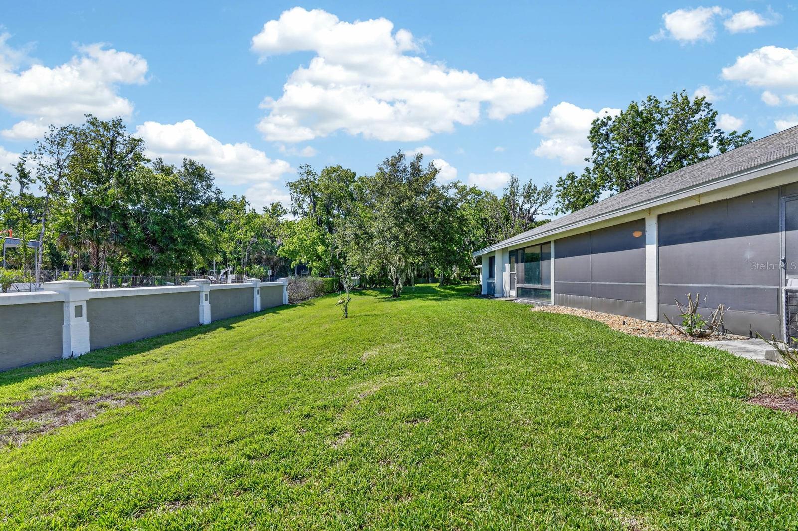 12 Lake Forest Cir N Property Photo 42