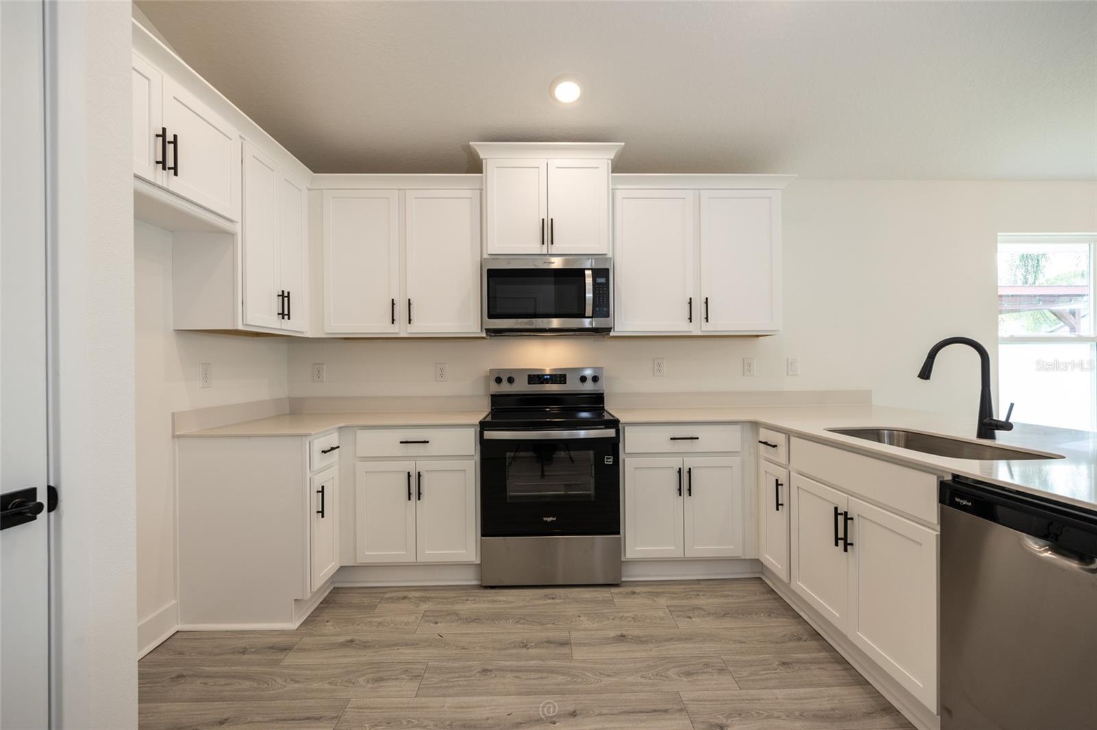 19 Sedgefield Path S Property Photo 2