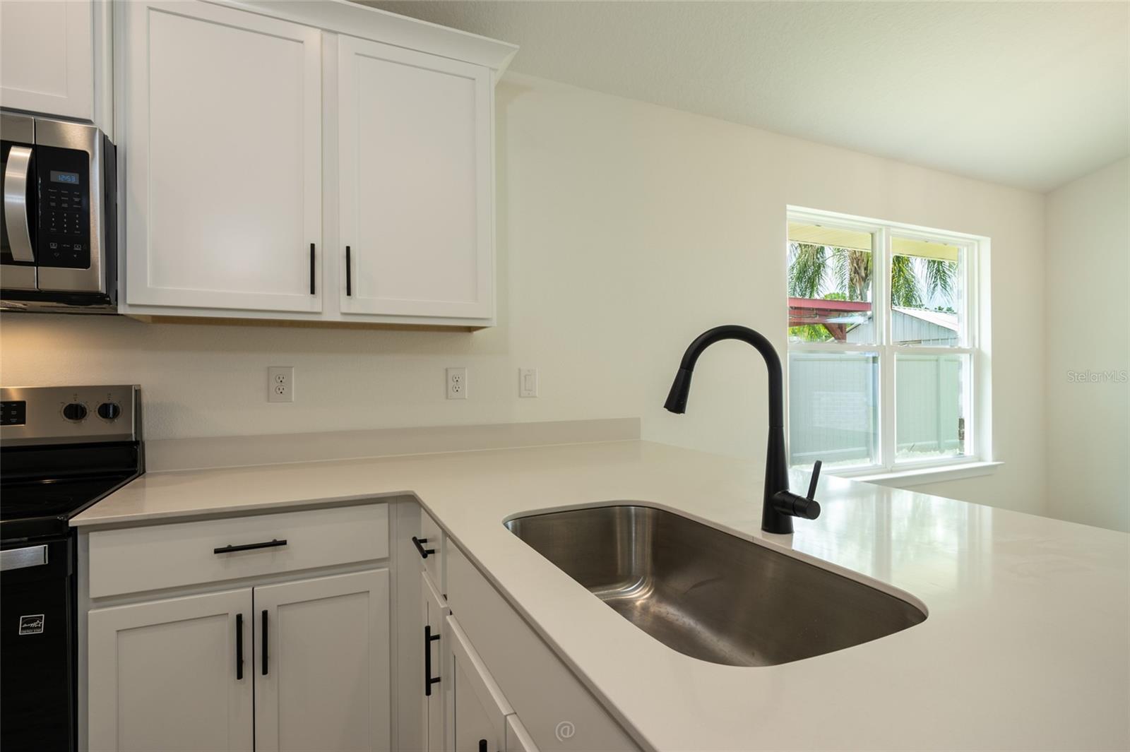 19 Sedgefield Path S Property Photo 4