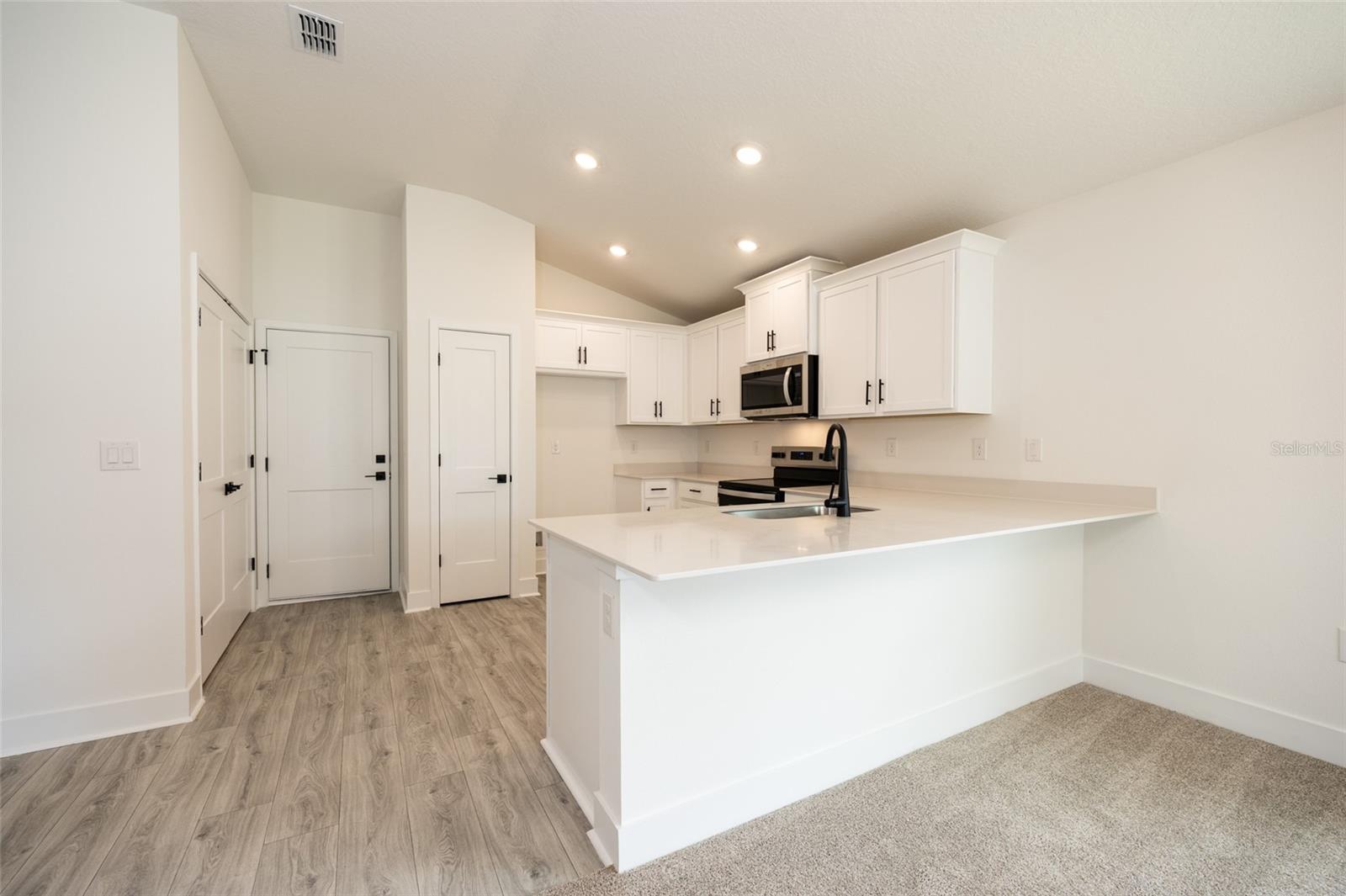 19 Sedgefield Path S Property Photo 5
