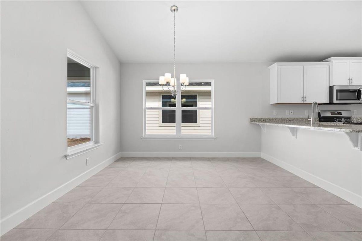 19 Sedgefield Path S Property Photo 6