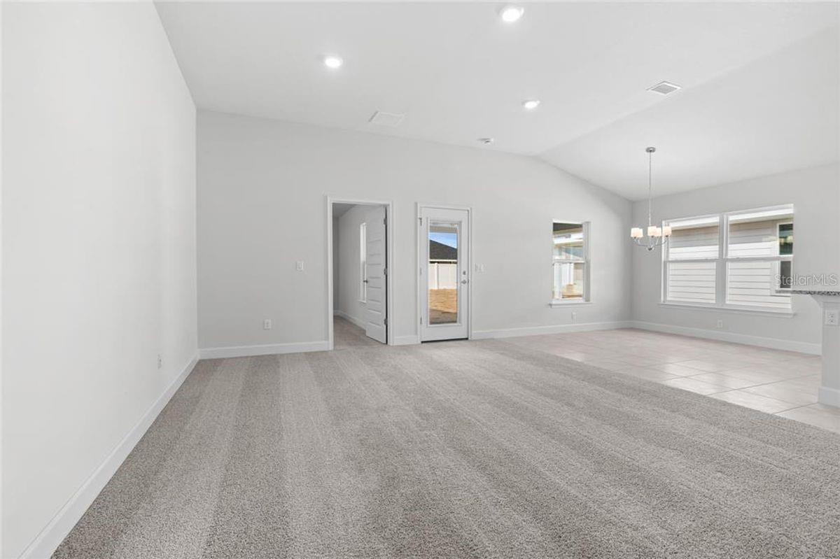 19 Sedgefield Path S Property Photo 7