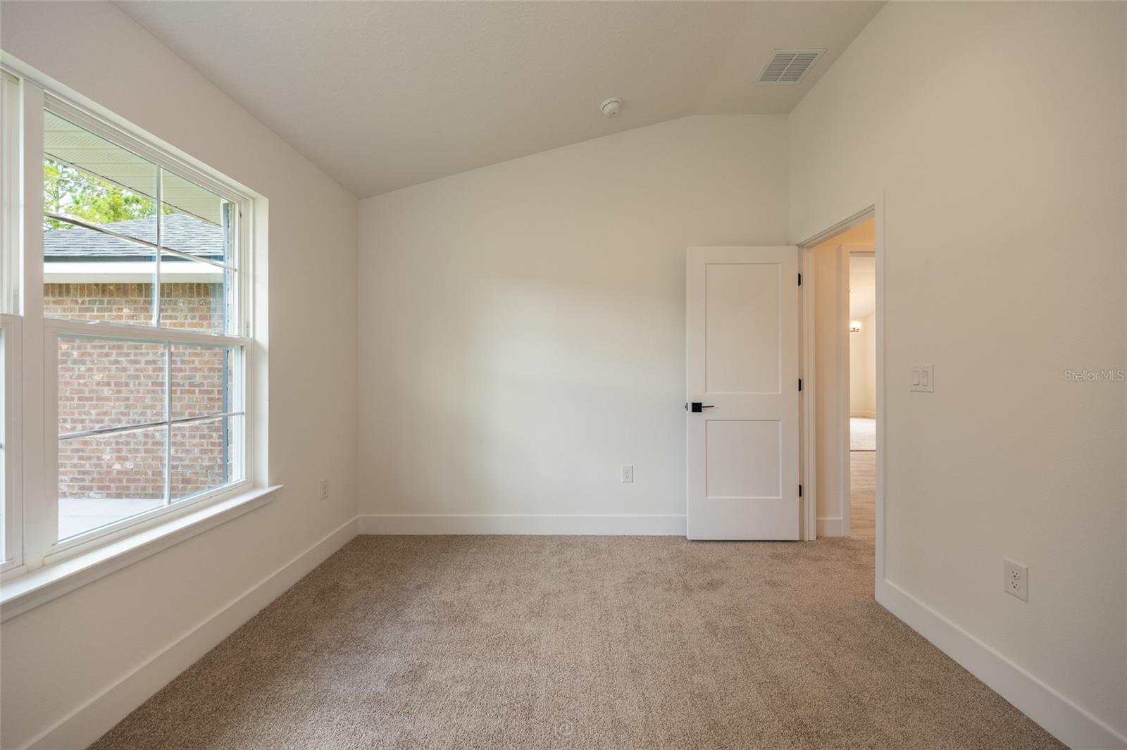 19 Sedgefield Path S Property Photo 12
