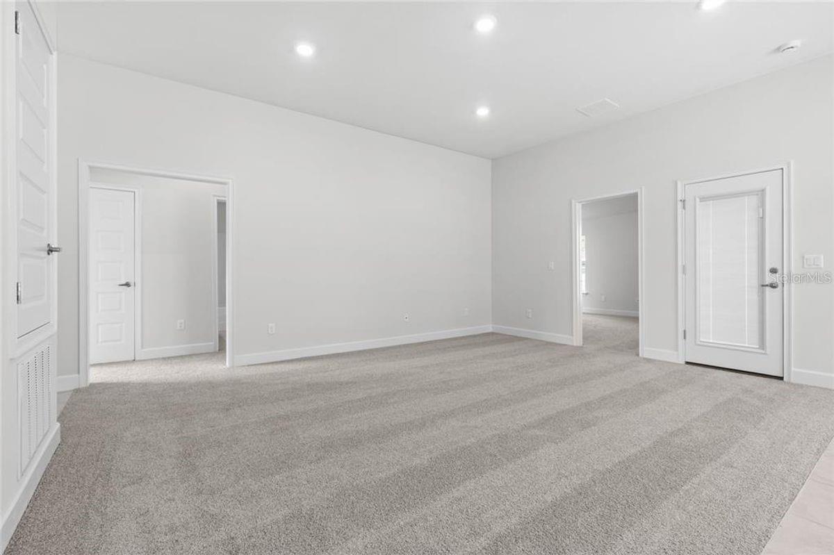 19 Sedgefield Path S Property Photo 14