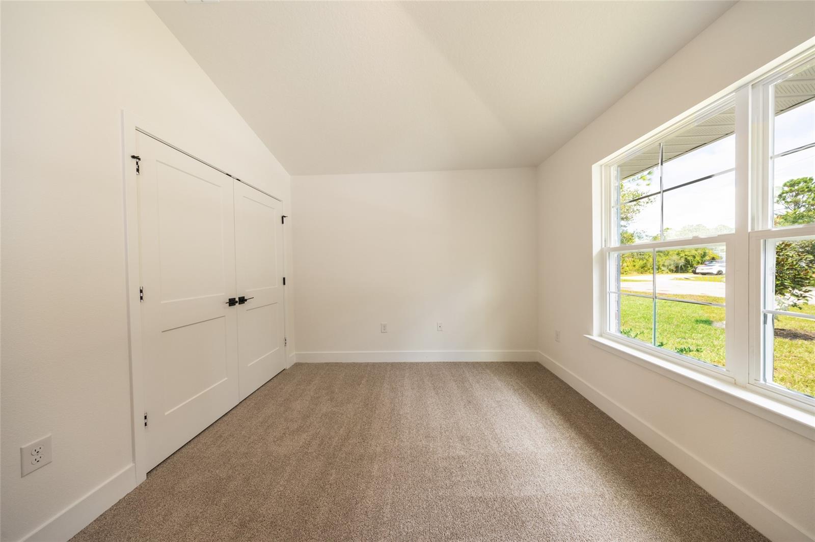19 Sedgefield Path S Property Photo 16