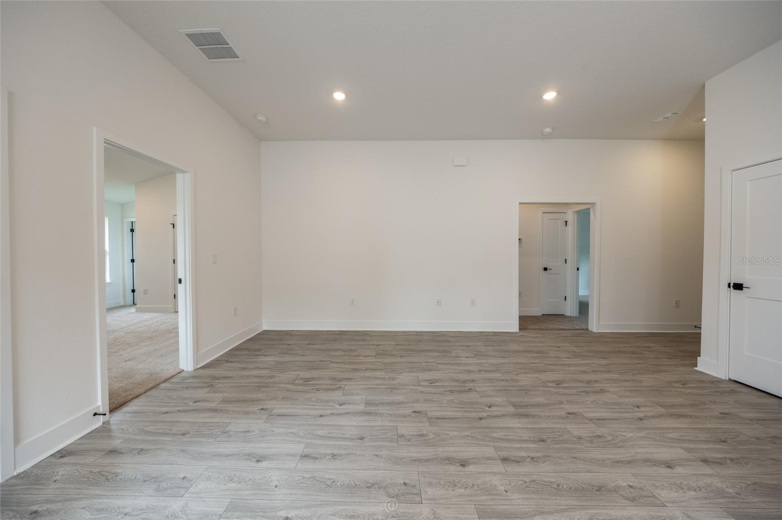 19 Sedgefield Path S Property Photo 18