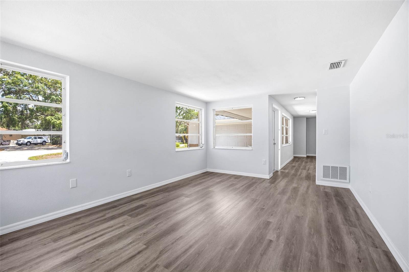 7360 Blackhawk Trl Property Photo 6