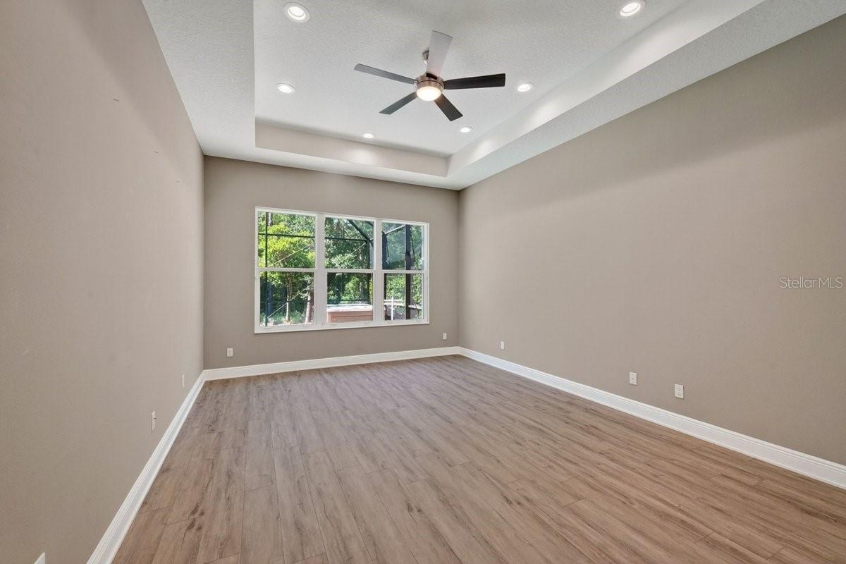 708 Woodbridge Ct Property Photo 18