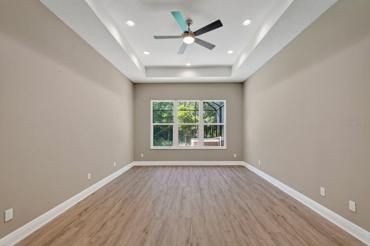 708 Woodbridge Ct Property Photo 20