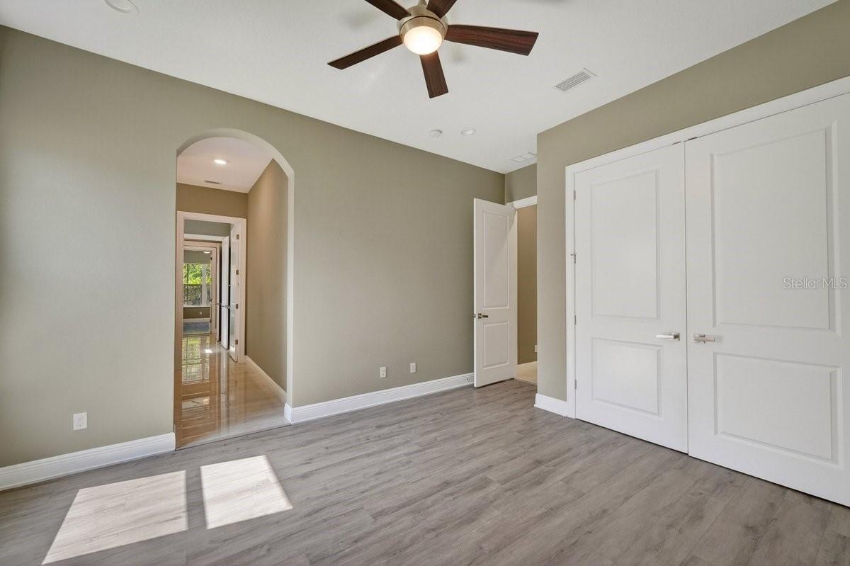 708 Woodbridge Ct Property Photo 32