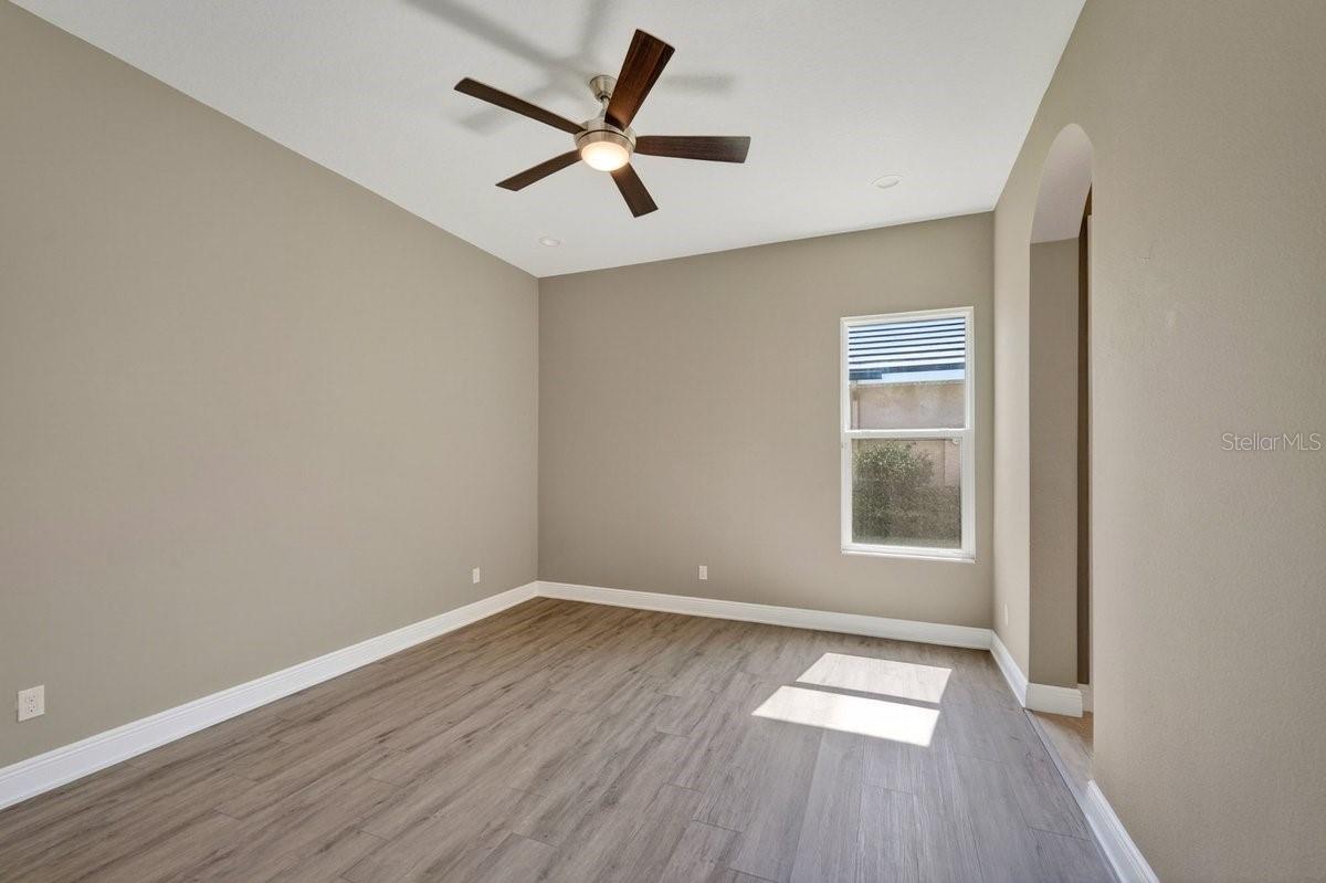 708 Woodbridge Ct Property Photo 33