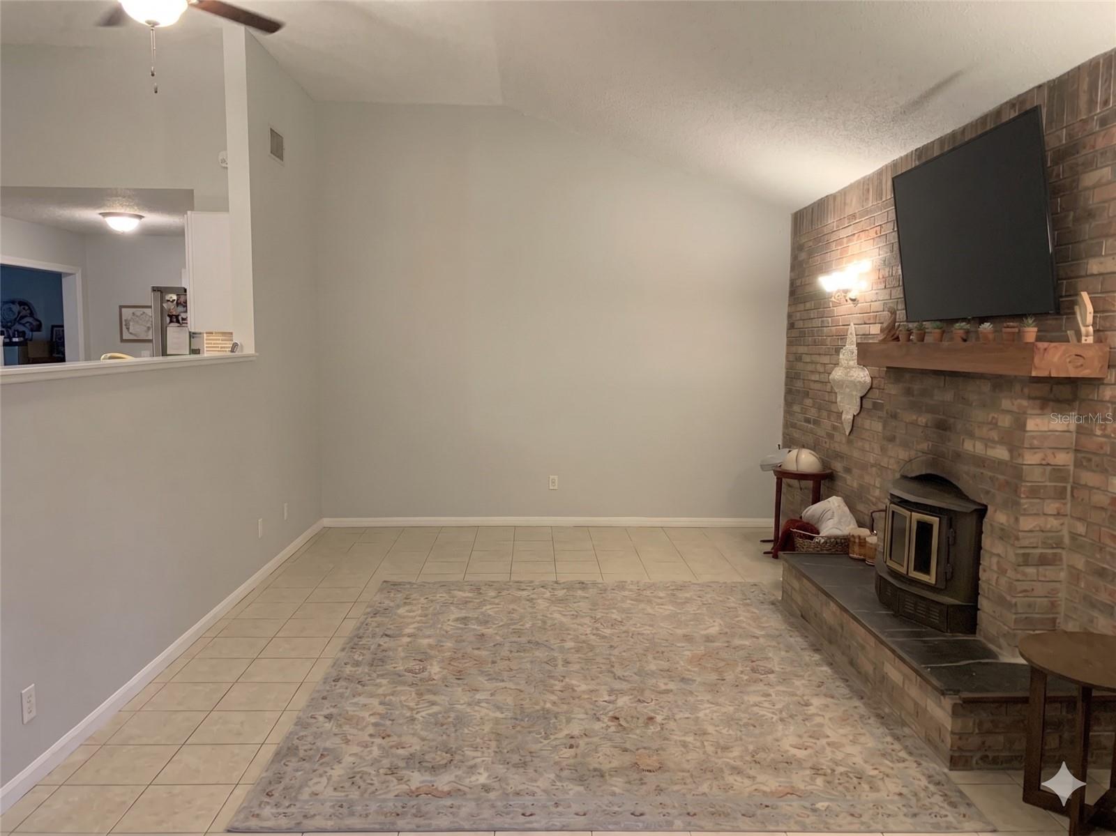 3 Elizabeth Dr E Property Photo 7
