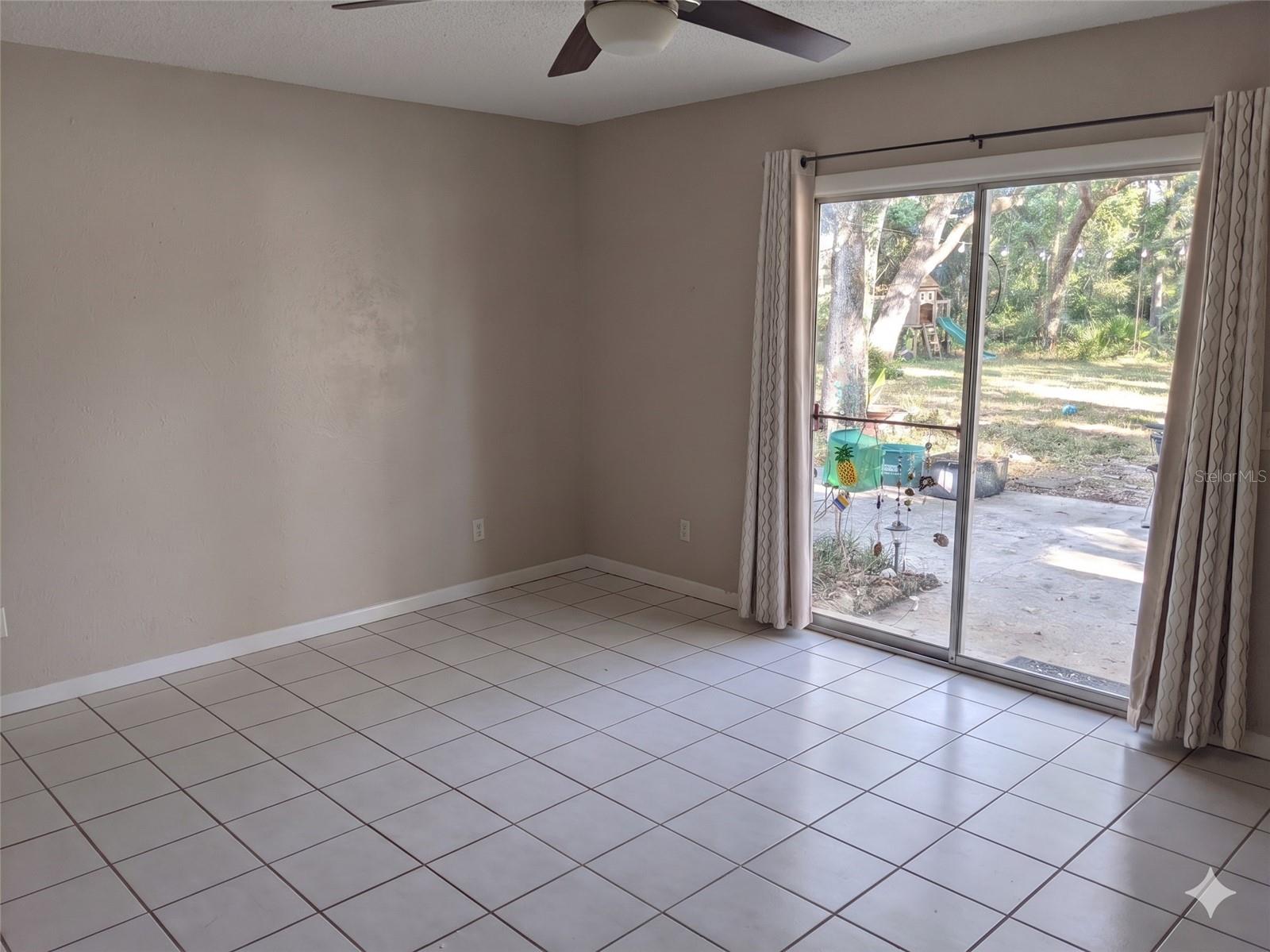 3 Elizabeth Dr E Property Photo 10