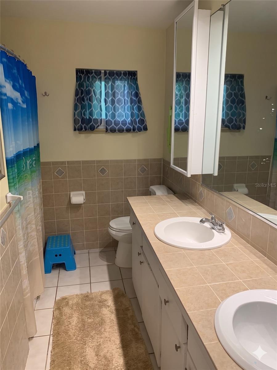 3 Elizabeth Dr E Property Photo 15