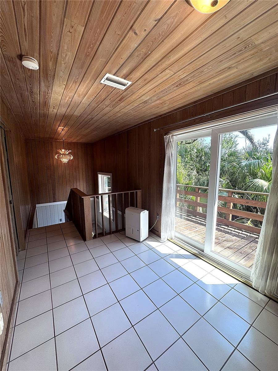 3 Elizabeth Dr E Property Photo 17