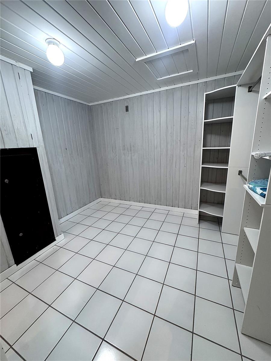 3 Elizabeth Dr E Property Photo 19
