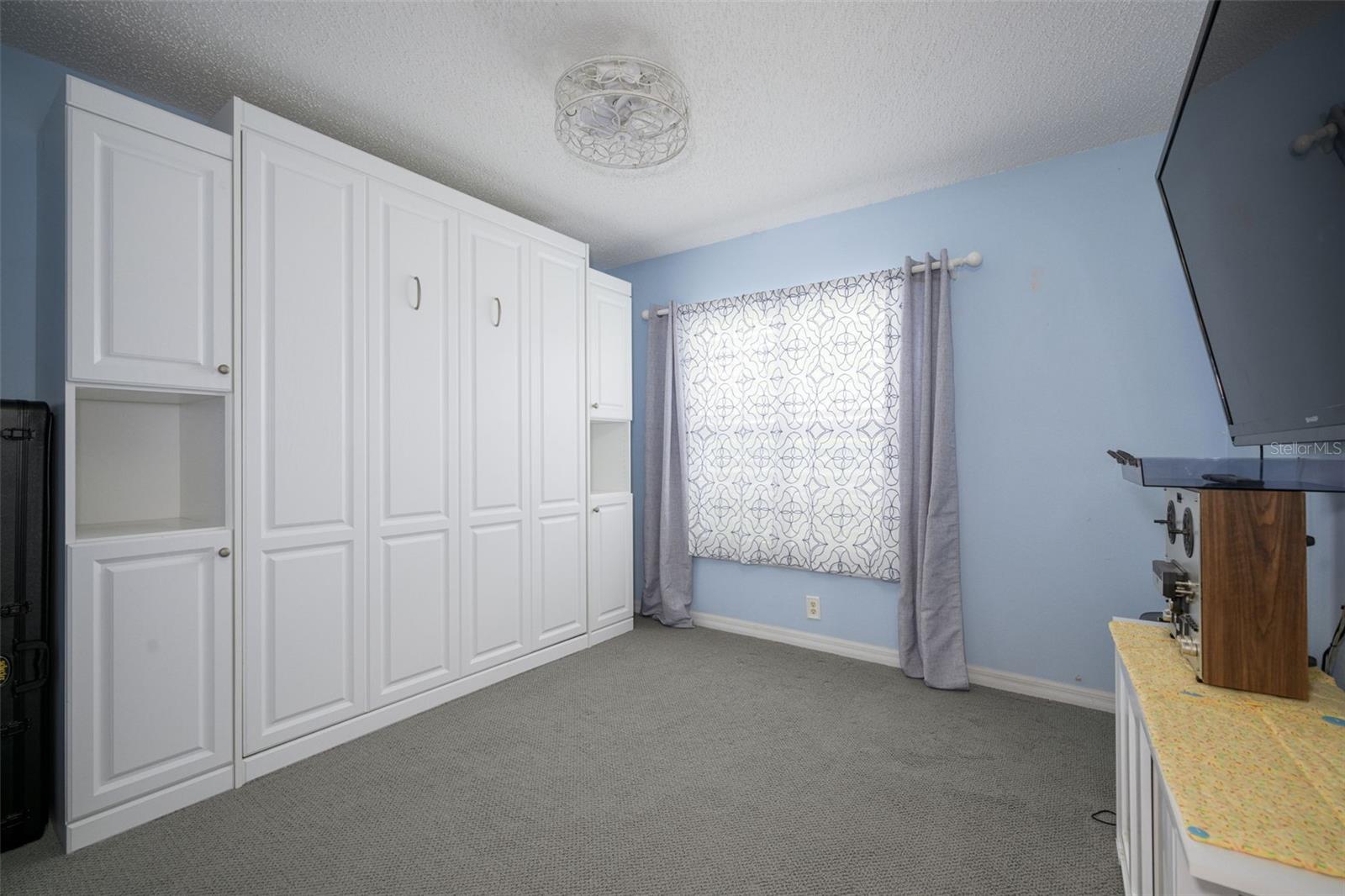 18 Phoenix Ln Property Photo 12