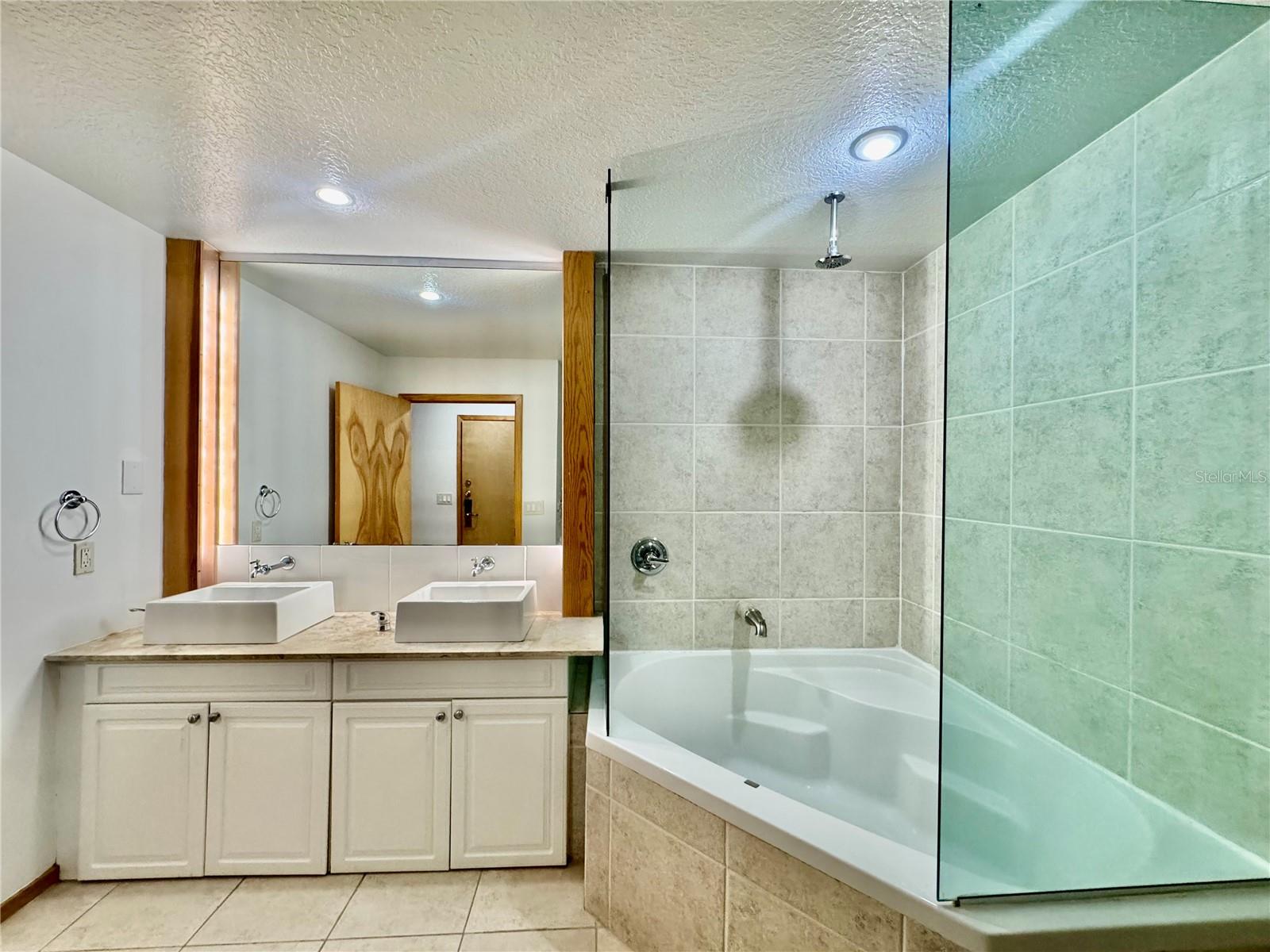 101 Palm Harbor Pkwy #b414 Property Photo 8