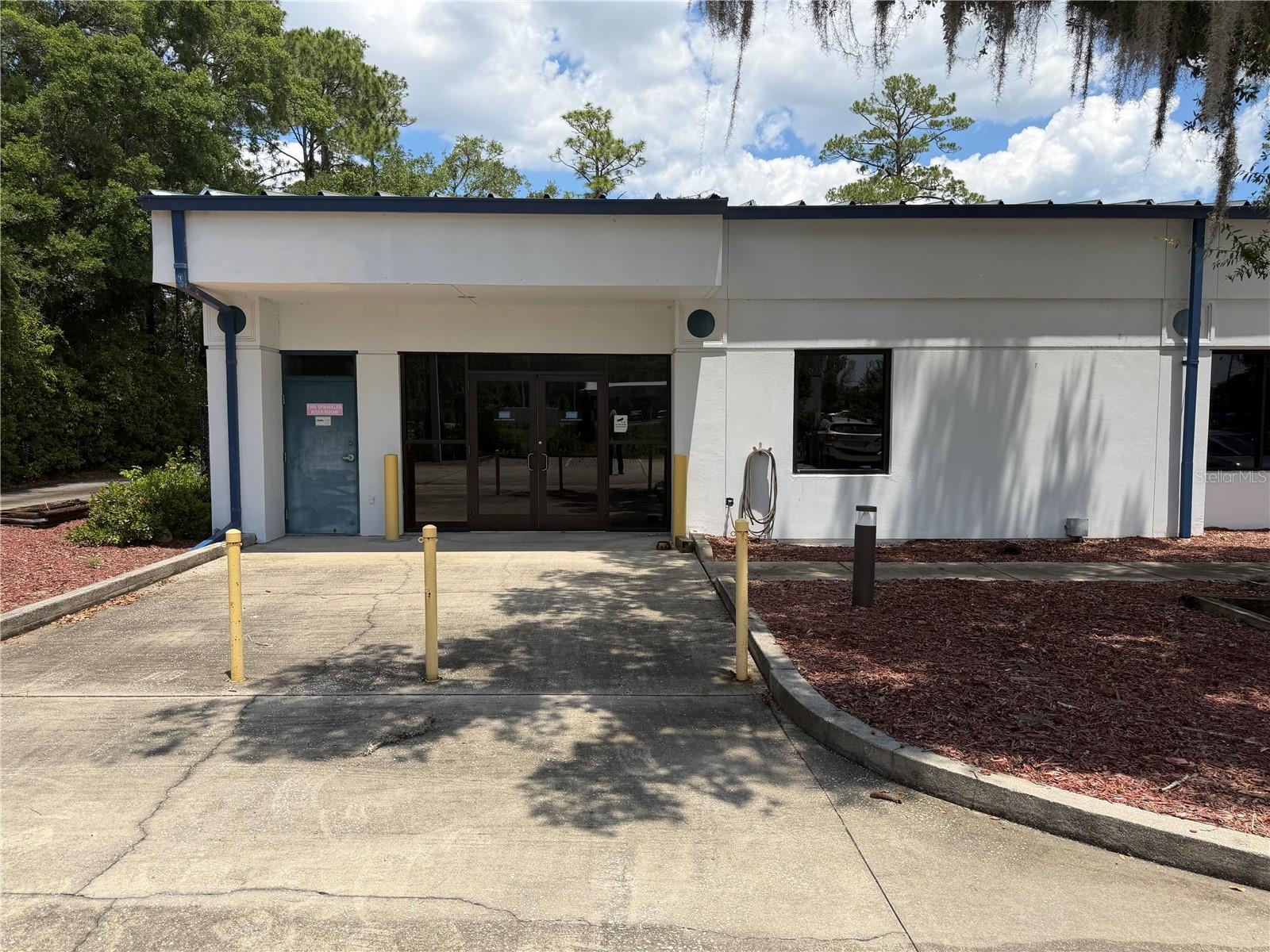 2 Mccormick Dr Property Photo 1