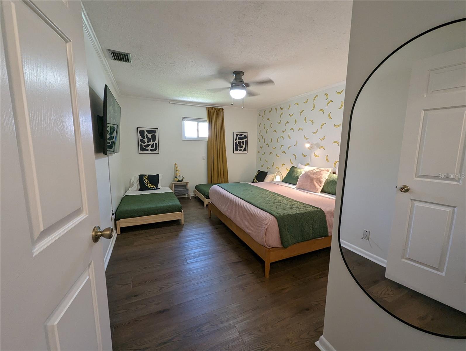 12 Collinson Ct Property Photo 26