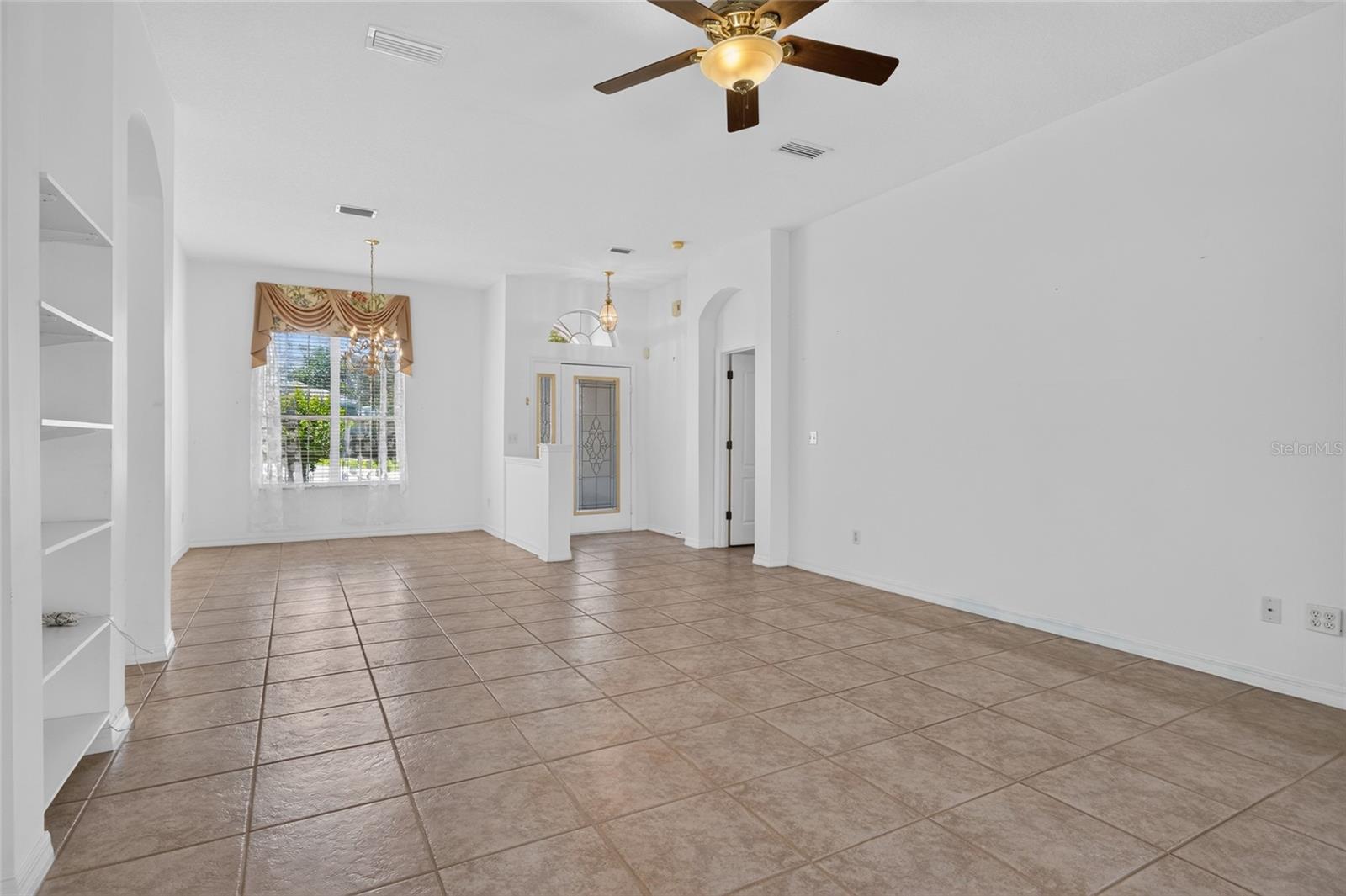 1301 Flagship Ct Property Photo 8