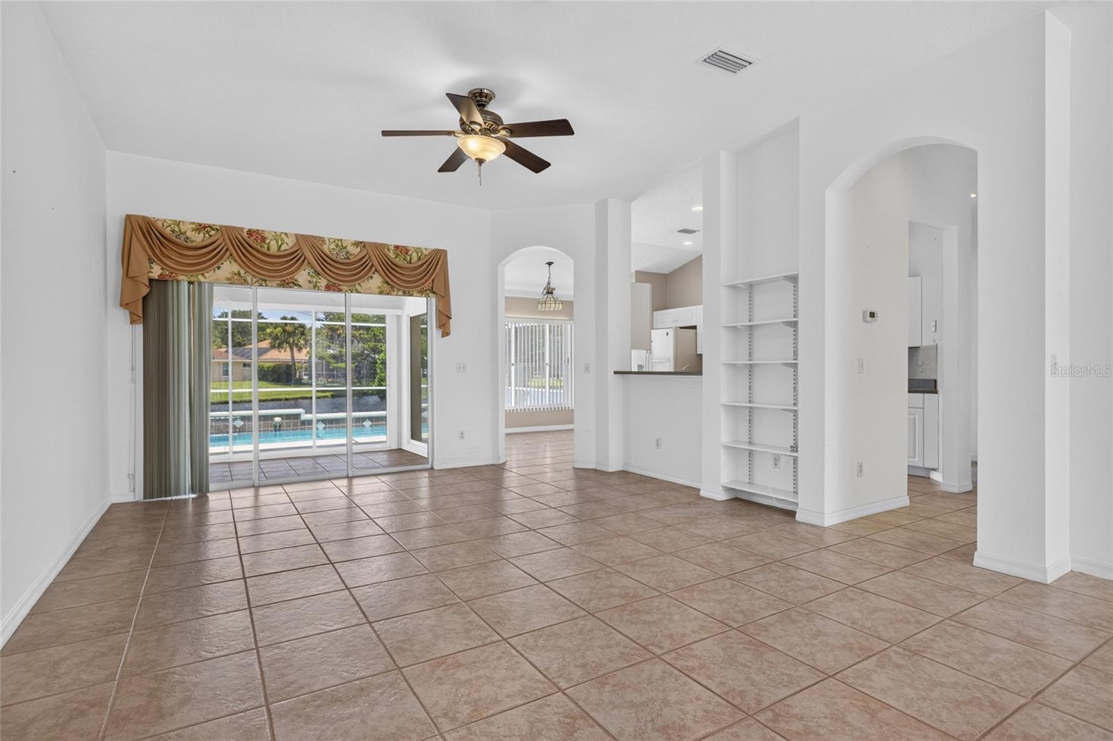 1301 Flagship Ct Property Photo 9