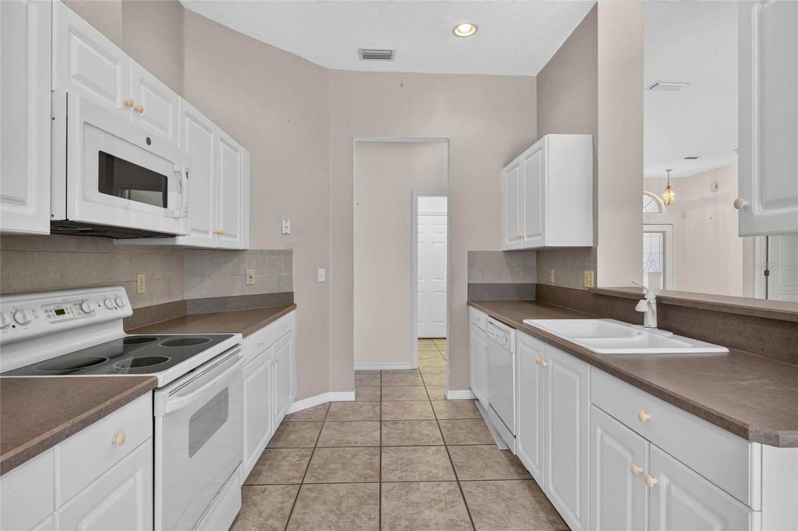 1301 Flagship Ct Property Photo 13
