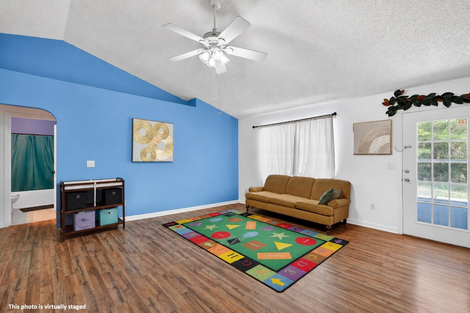 16 Regency Dr Property Photo 6