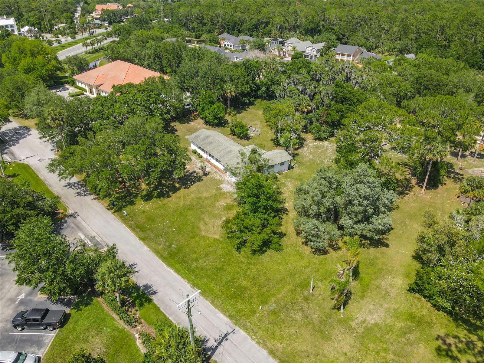 10 Mirror Lake Dr Property Photo 12