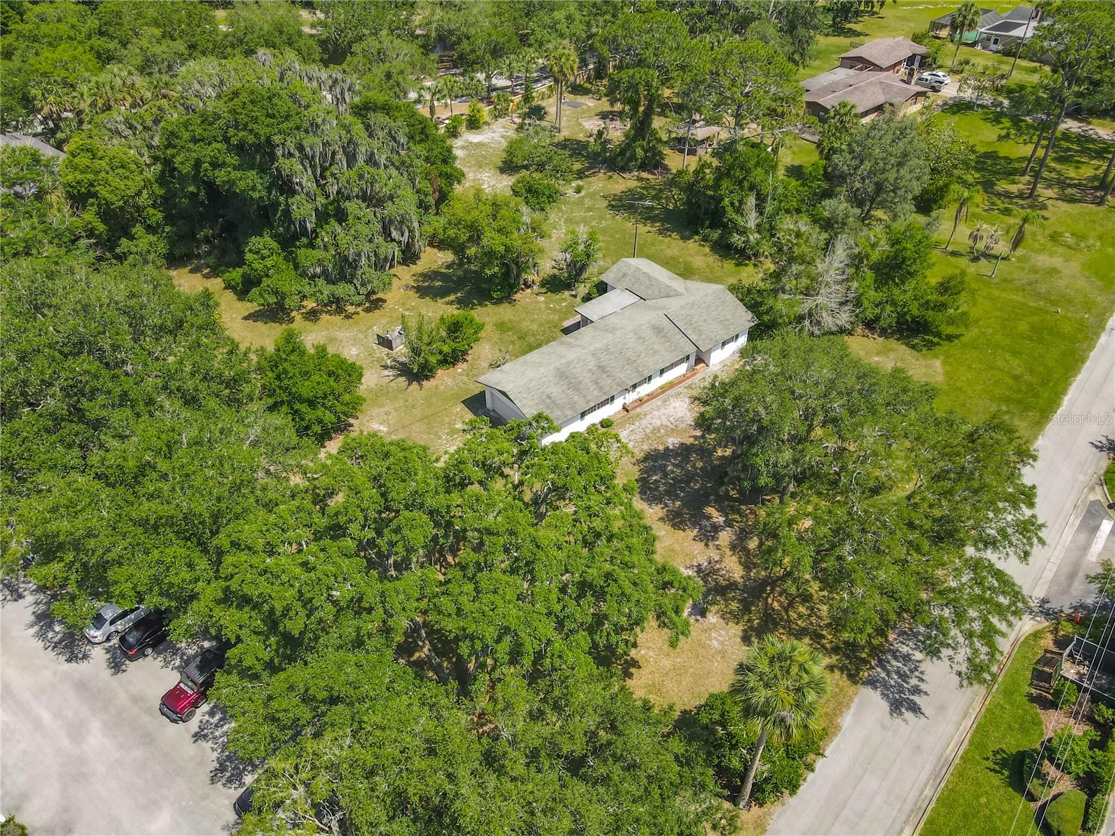 10 Mirror Lake Dr Property Photo 13