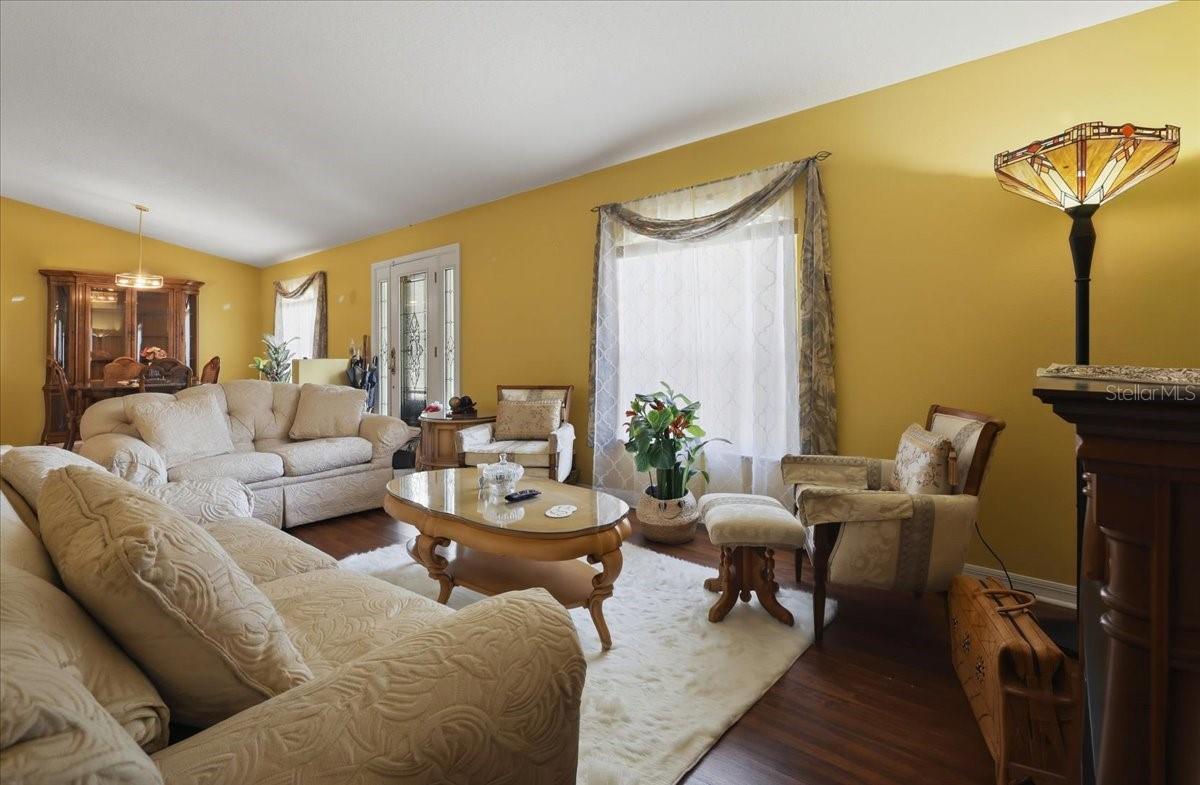 34 Brewster Ln Property Photo 9