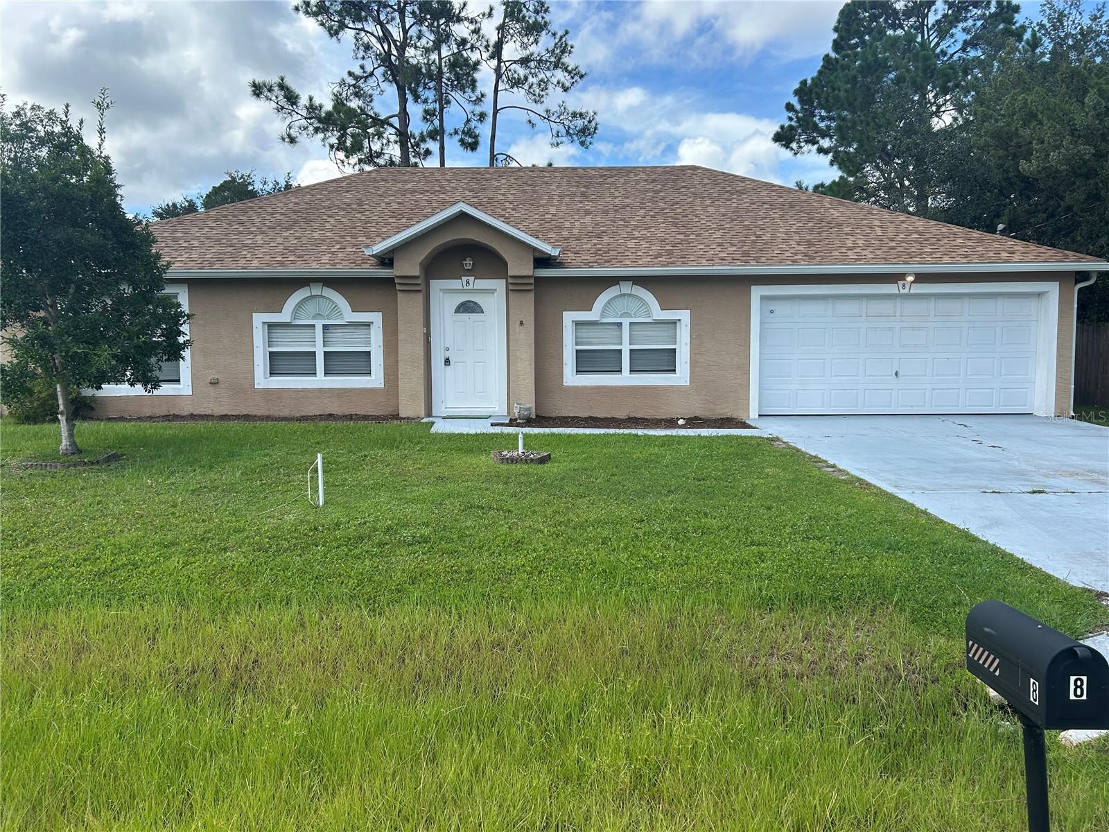 8 Renworth Pl Property Photo 1