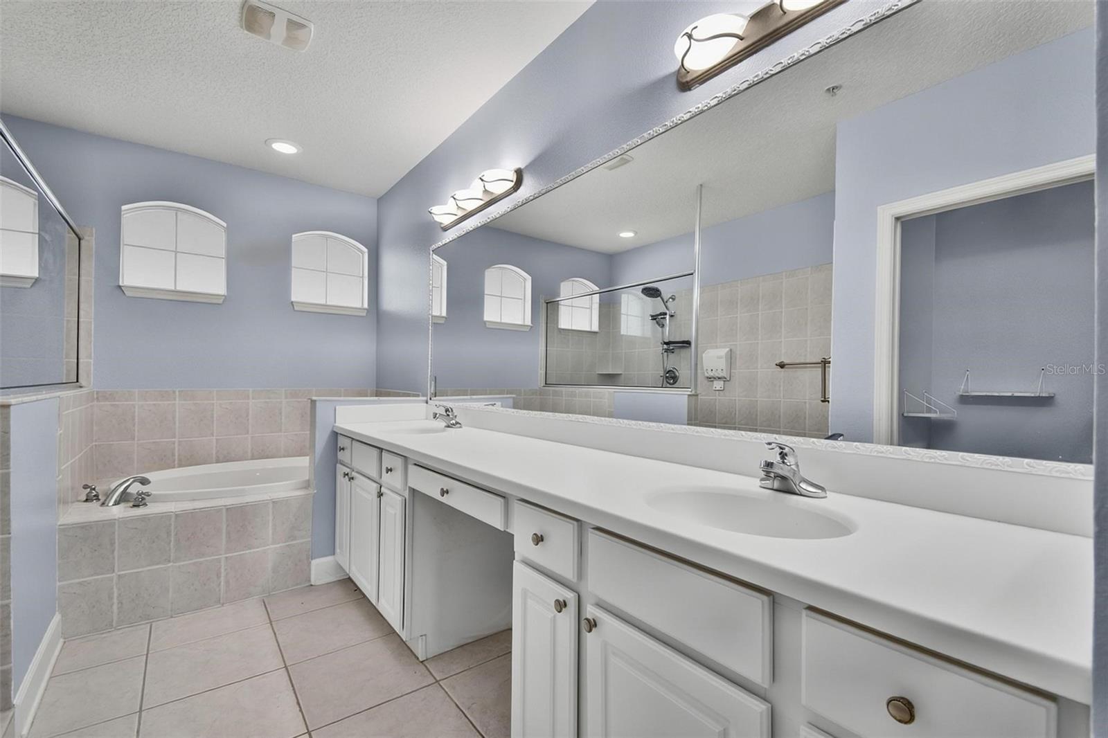 200 Riverfront Dr #d103 Property Photo 14