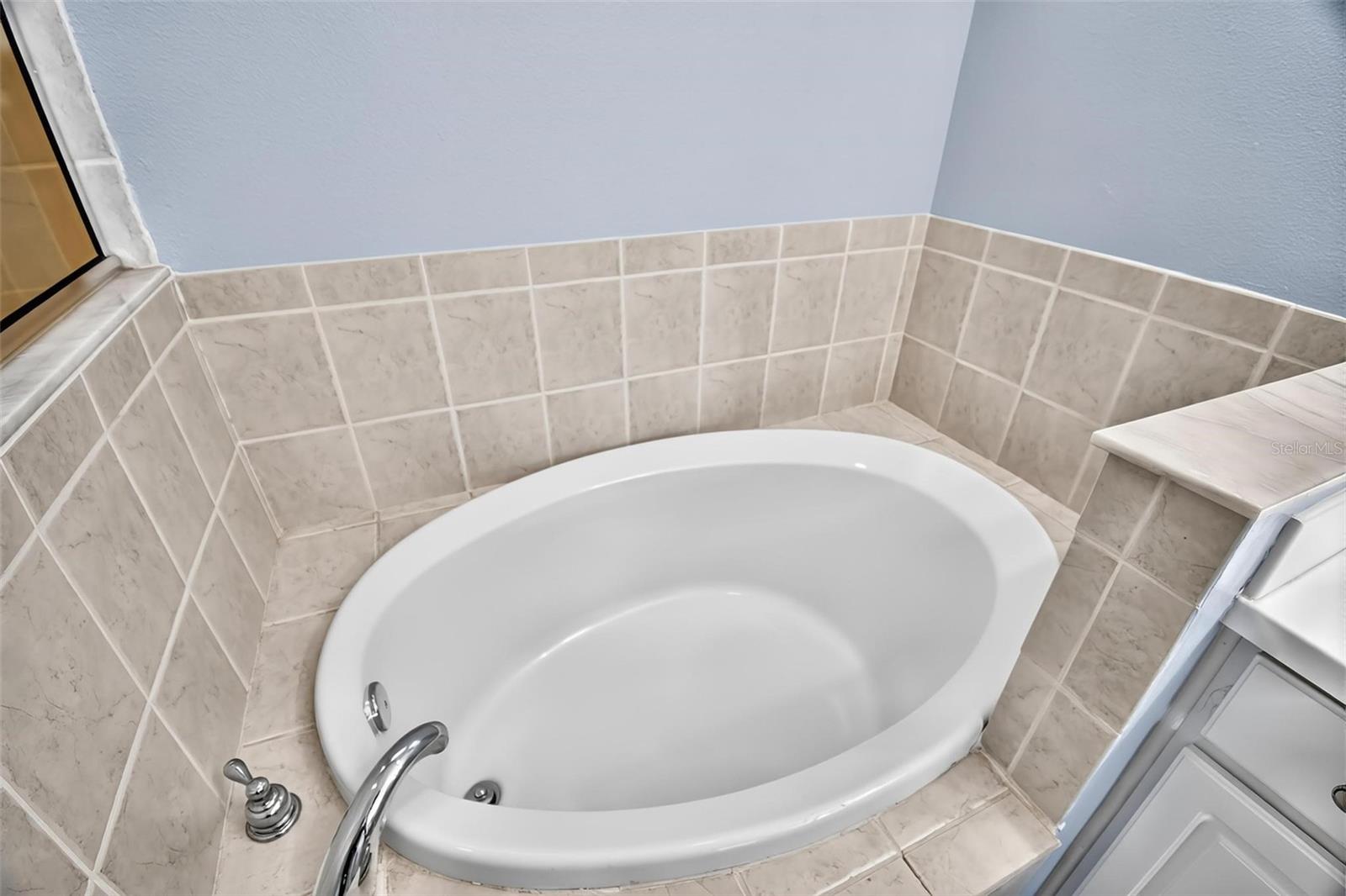 200 Riverfront Dr #d103 Property Photo 17