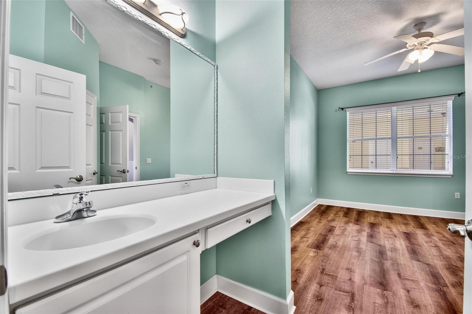 200 Riverfront Dr #d103 Property Photo 35