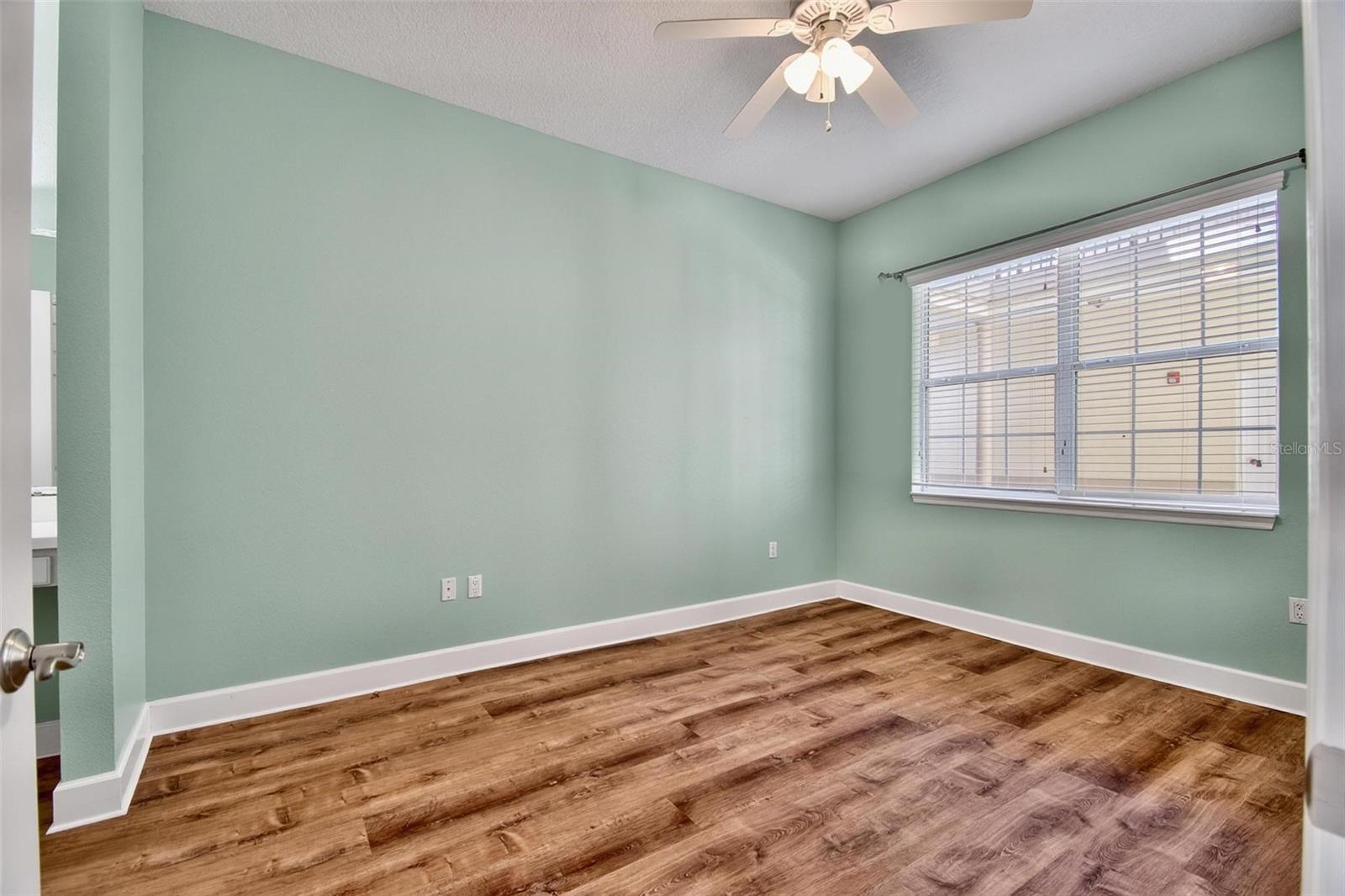 200 Riverfront Dr #d103 Property Photo 36