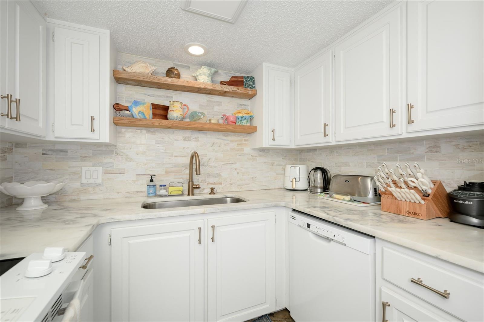 3580 S Ocean Shore Blvd #910 Property Photo 11