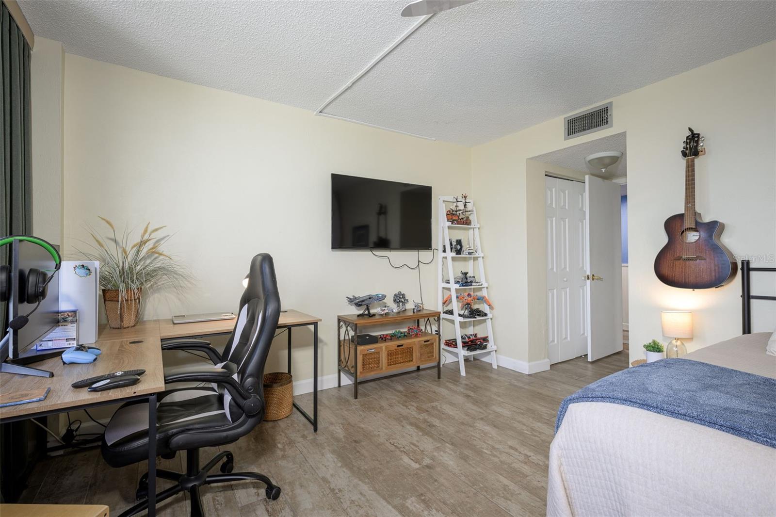 3580 S Ocean Shore Blvd #910 Property Photo 14